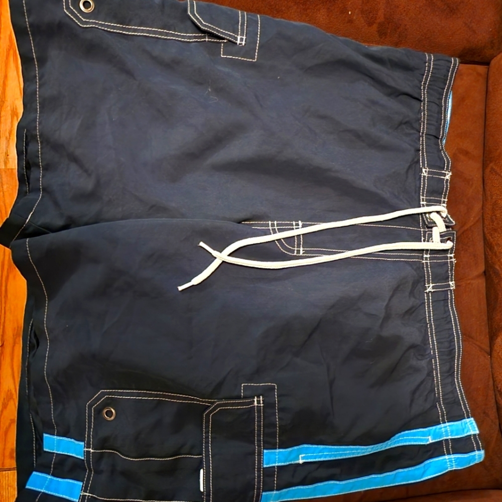 Men's swimming shorts